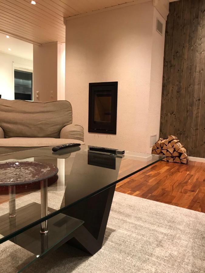Villa Med Jacuzzi Og Nydelig Utsikt Gravdal  Екстериор снимка