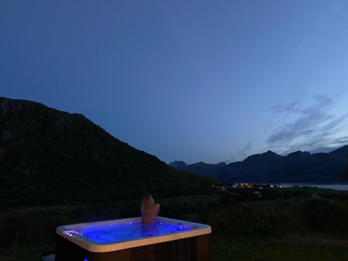 Villa Med Jacuzzi Og Nydelig Utsikt Gravdal  Екстериор снимка